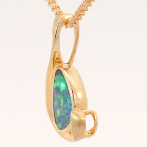 Yellow Gold Blue Green Yellow Orange Australian Doublet Opal Pendant Necklace